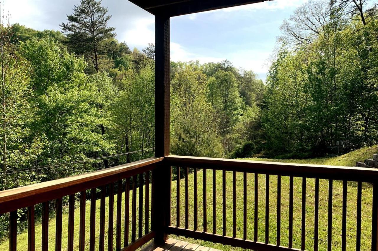 Villa Smoky Mtn Hideaway - Cabin W/ Hot Tub & Pool Table à Sevierville Extérieur photo